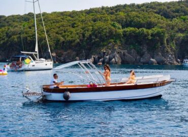 Noleggio gozzo con skipper ad Ischia